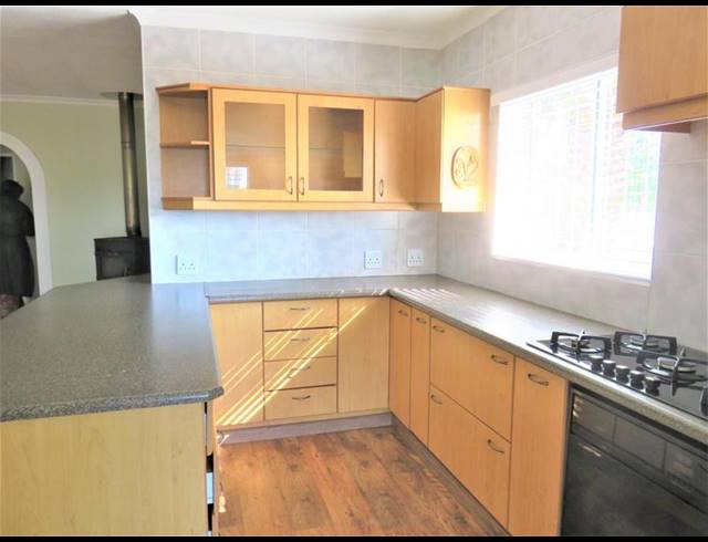 5 BEDROOM HOUSE FOR SALE IN MIDDEDORP